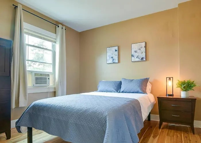 Cozy Retreat In Downtown Lancaster With Backyard Patio