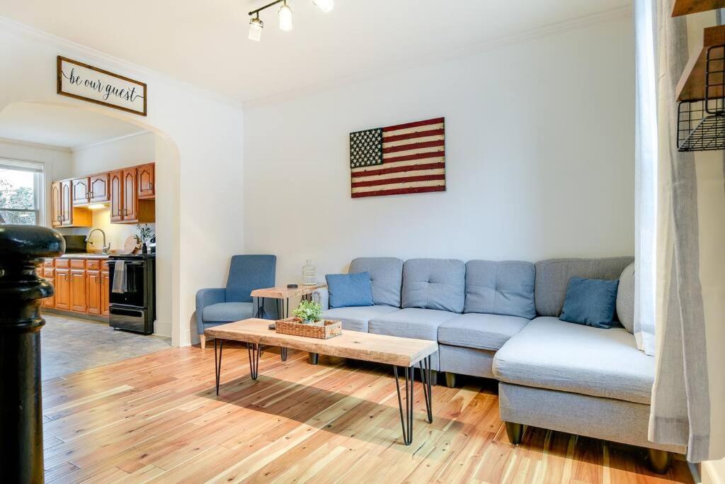 Apartment Cozy Retreat In Downtown With Backyard Patio *